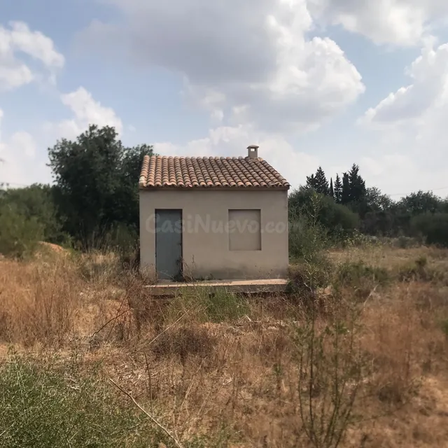 FINCA RÚSTICA CON CASITA DE APEROS