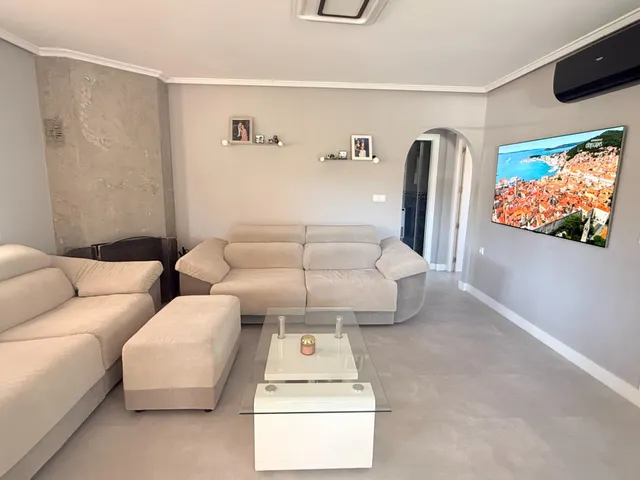 Un chalet totalmente reformado con vistas a la montaña — 8