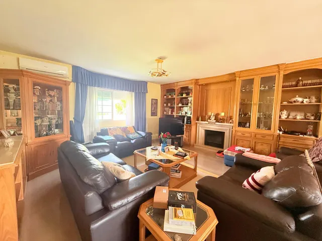 VENTA EN PLENO DOMINIO · Gran chalet de 545 m2 con placas solares y parcela privada de 3.000 m2 · Boadilla del Monte — 8