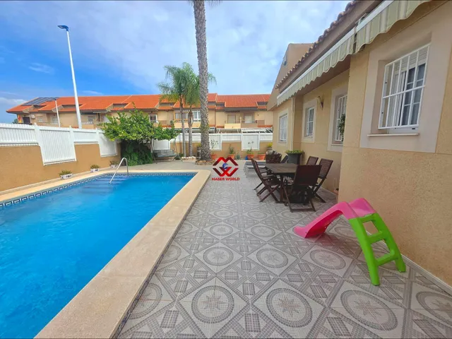 Villa en esquina con piscina privada, garaje a 800 m de la playa en Santiago de la Ribera — 23