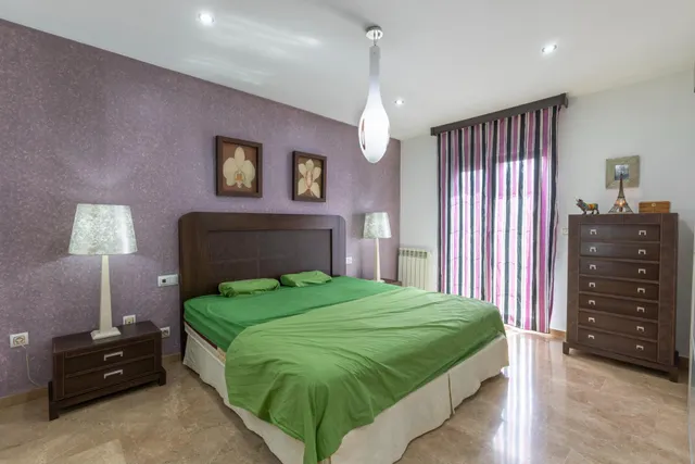 ADOSADA CON 4 DORMITORIOS, AMPLIAS TERRAZAS Y VISTAS A GRANADA Y SIERRA NEVADA — 20