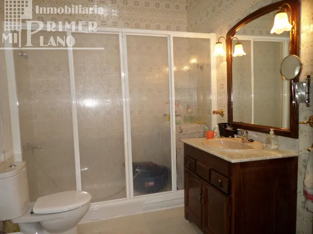 VIVIENDA EN UNA DE LAS PRINCIPALES CALLES DE TOMELLOSO — 26
