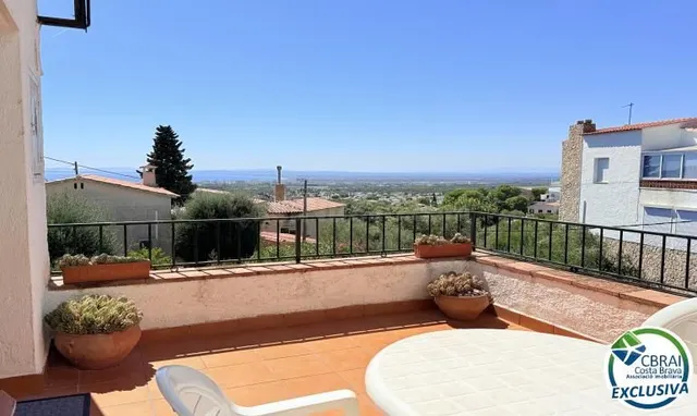 Pequeña casa con vistas al mar y terraza en Mas Fumats, Rose - foto 2