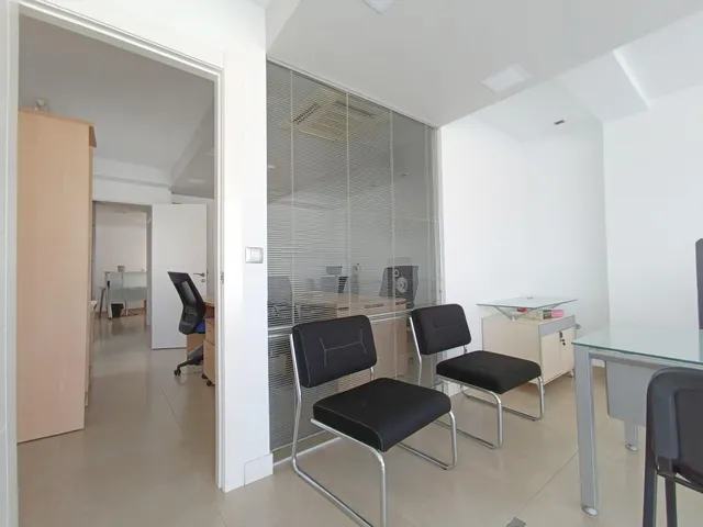 Oficina en pleno centro — 11