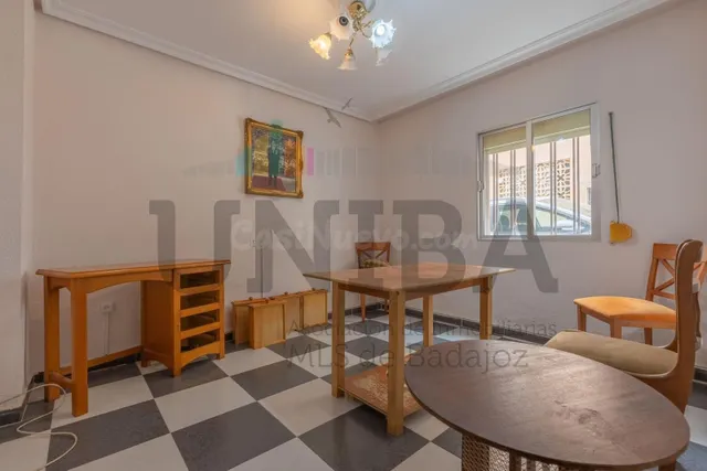 Casa de dos plantas con patios y azotea en Antonio Domínguez - foto 3
