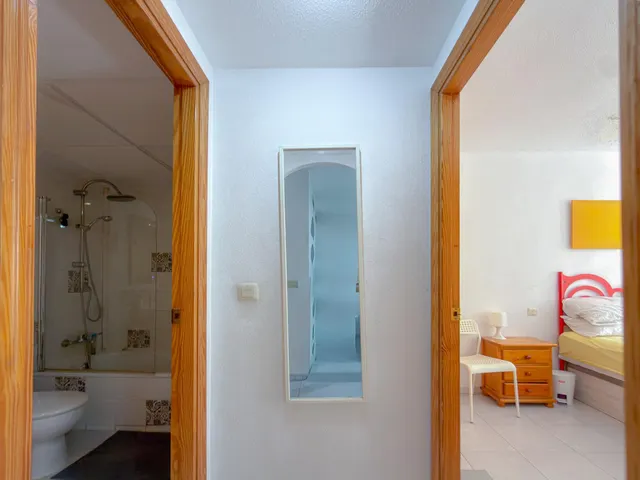 Amplio apartamento con 3 dormitorios y gran terraza con vistas a la piscina + Garaje incluido en el precio — 17