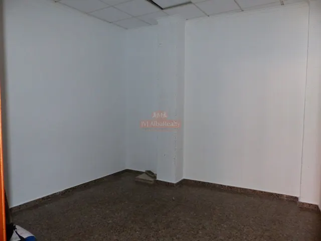 SE ALQUILA LOCAL COMERCIAL EN ZONA CENTRO- CARRETAS- EROSKI — 7