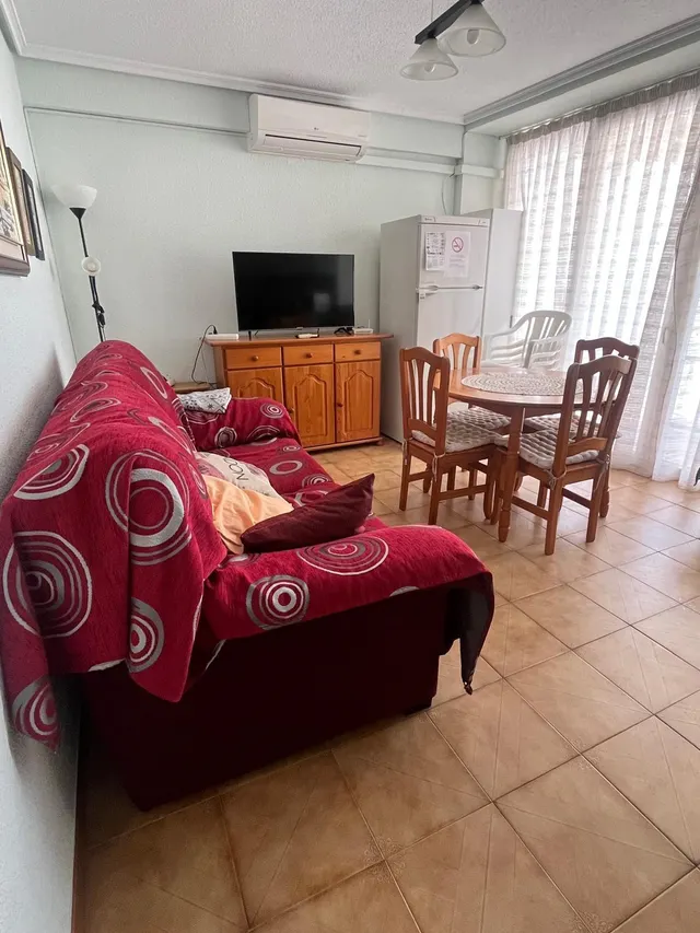 APARTAMENTO EN PRIMERA LÍNEA DE PLAYA EN BENIDORM CON TERRAZA Y PARKING — 7