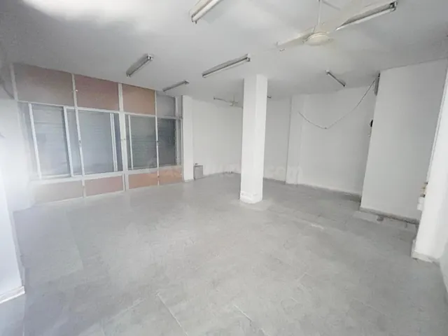 LOCAL COMERCIAL EN CALLE ABRIL - foto 5