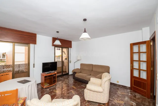 SE ALQUILA FANTÁSTICO PISO JUNTO A SAN JERÓNIMO