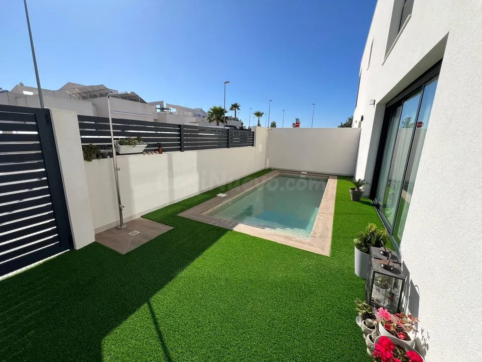 Villa 2 habitaciones 110m² en venta - Pueblo 4