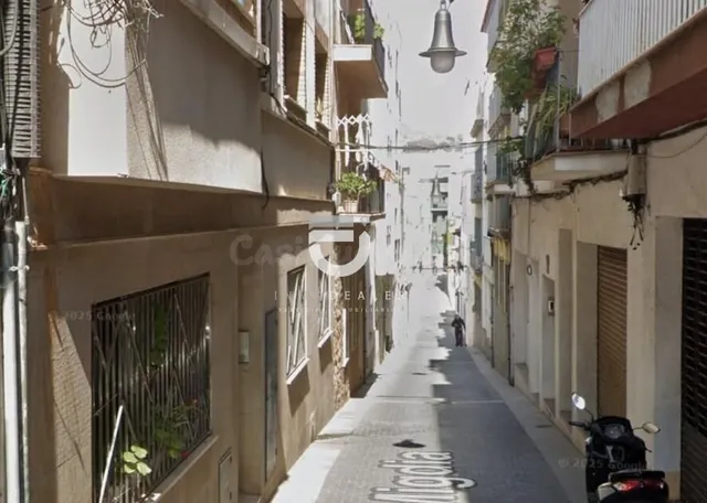 Piso okupado en Lloret de Mar (Girona) - foto 4