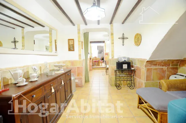 AMPLIA CASA  REFORMADA ESQUNERA CON TERRAZA Y BARBACOA — 42