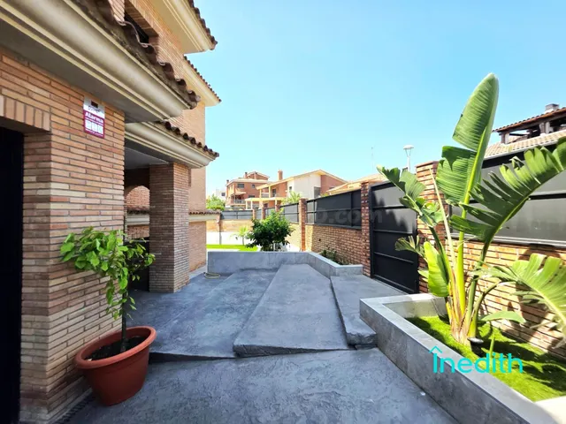 Preciosa casa con piscina toda reformada en la exclusva urba - foto 4