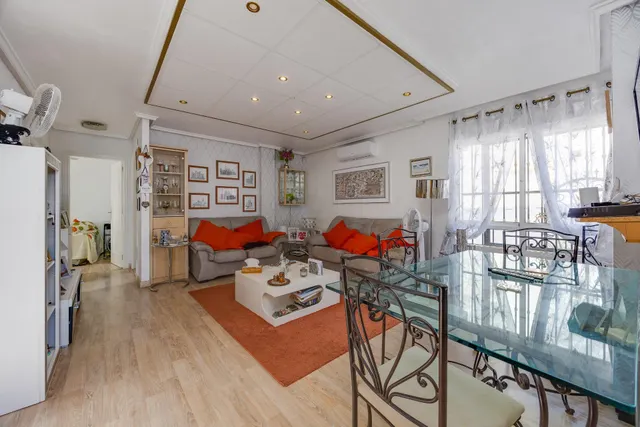 Casa en venta en Lo Crispín con 3 dormitorios, piscina, jardín y terraza cerca de Torrevieja y Guardamar — 11