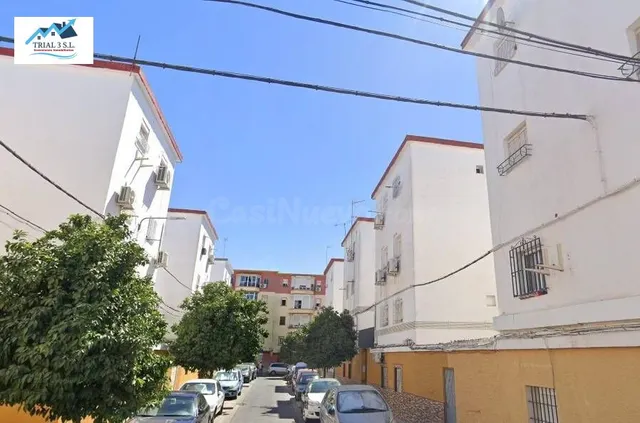Piso pequeño en Sevilla centro con potencial de reforma — 2