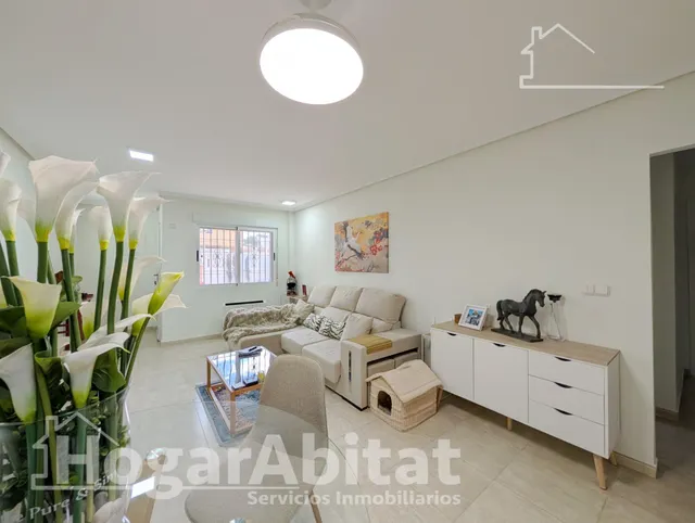 REFORMADO CON TERRAZA, PISCINA Y GARAJE CERCA DE LA PLAYA — 9