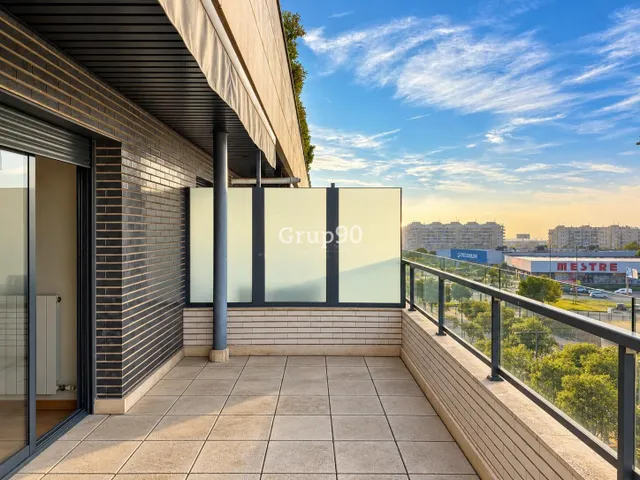 Exclusivo ático tríplex con gran terraza de 79 m2, 4 balcones y zona comunitaria con 2 piscinas y pista de pádel en cappont — 18