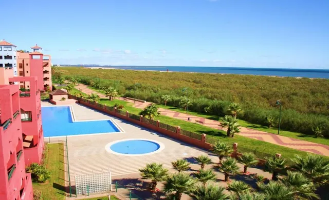 APARTAMENTO EN URBANIZACIÓN PALMERAS CON VISTAS AL MAR — 38