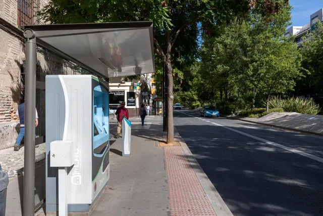 LOCAL VENTA JUNTO AVDA.CONSTITUCION GRANADA — 20