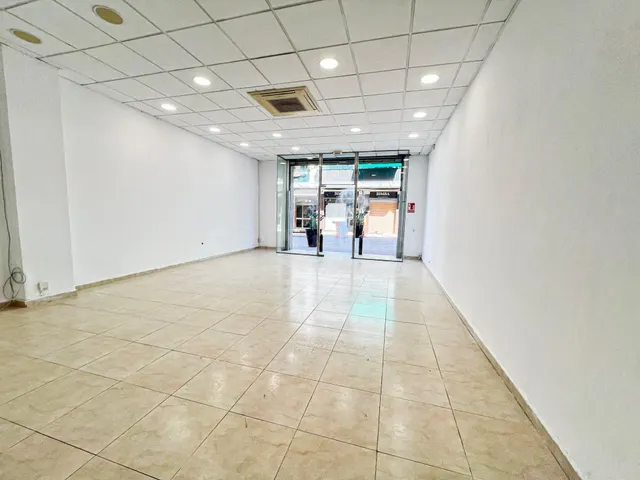 Local comercial situado en zona peatonal - foto 3