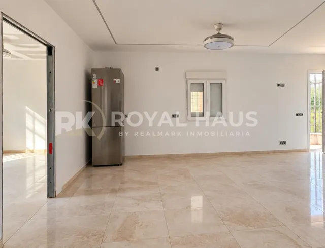 Finca rústica en Llucmajor con 6.404 m2 de terreno y vivienda semirreformada — 8
