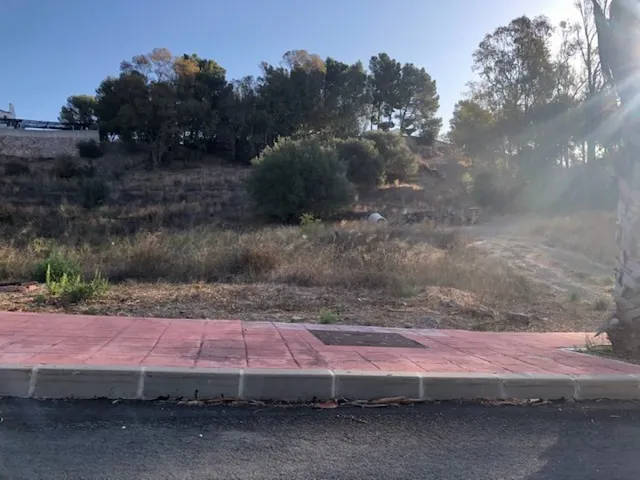 se venden parcelas urbanas en una exclusiva urbanizacion en benalmadena — 14