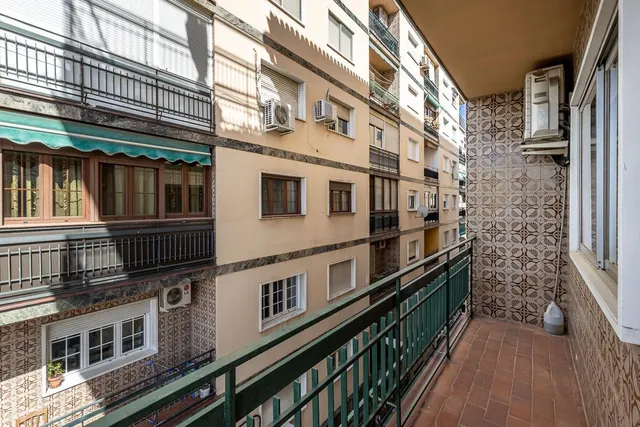 Piso señorial de 182 m2 en Avenida Madrid: amplitud, luz y posibilidades infinitas con garaje opcional. — 26