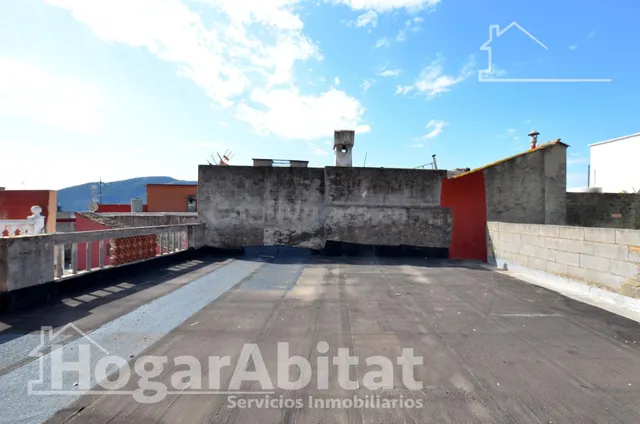 ¡OPORTUNIDAD DE INVERSIÓN! AMPLIA CASA PARA REFORMAR A TU GU - foto 4