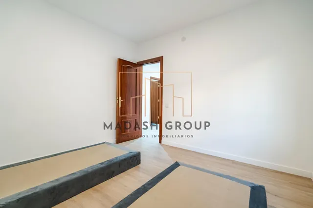 Exclusiva vivienda de 4 dormitorios, totalmente reformada, a 550m del puerto y la playa de Cambrils. — 15