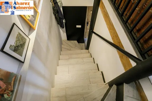 Casa unifamiliar reformada. — 18