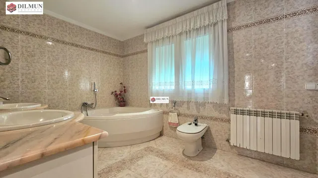 GRAN CASA EN VENTA ZONA PARQUE ACUÁTICO — 47