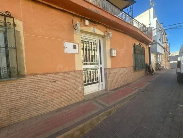 SE VENDE piso OKUPA en C Amargura 3 de Ñguilas
