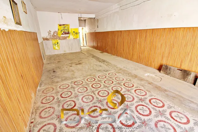 Casa económica para reformar que da a 2 calles en Vila-real