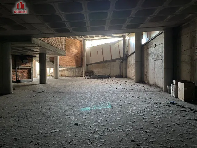 SE ALQUILA LOCAL COMERCIAL EN LA ZONA DE O COUTO — 14