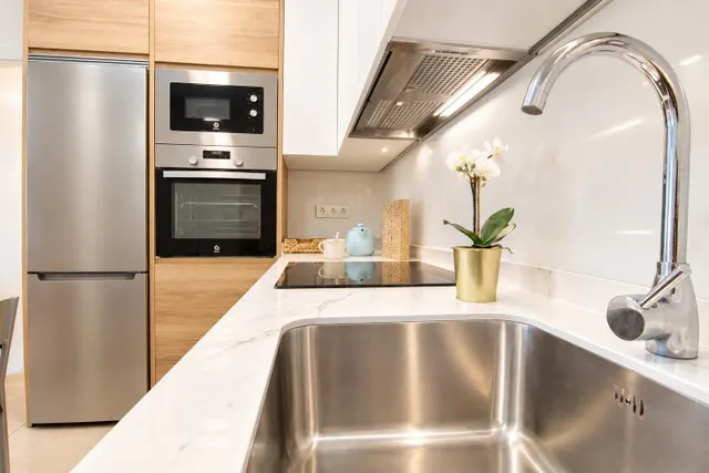 APARTAMENTOS MODERNOS E INDEPENDIENTES TOTALMENTE REFORMADOS — 9