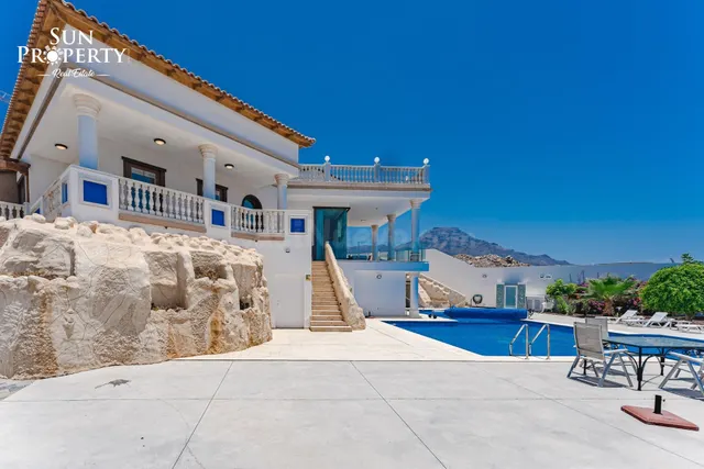 VILLA DE LUJO EN COSTA ADEJE - LA CALETA - foto 5
