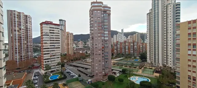 OPORTUNIDAD EN BENIDORM! PISO DENTRO DE URBANIZACIÓN Y CON E