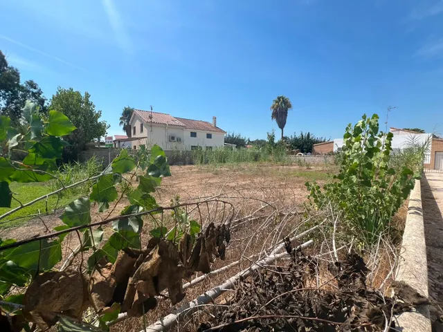Solar de 600m2 en la playa de Riumar - foto 2