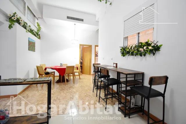¡CENTRO DE GANDIA! BAJO MUY AMPLIO CON TERRAZA Y TRASTERO