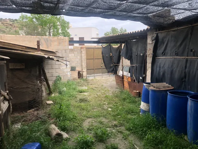 BONITA CASA CON TERENO PARA REFORMAR — 5