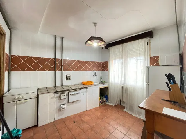 SE VENDE CASA EN CORULLÓN — 5