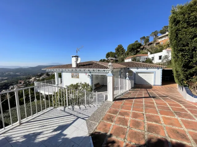 Magnífica VILLA con MUCHO ESTILO y VISTAS AL MAR - foto 2