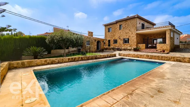 CHALET EN LOS LAGOS