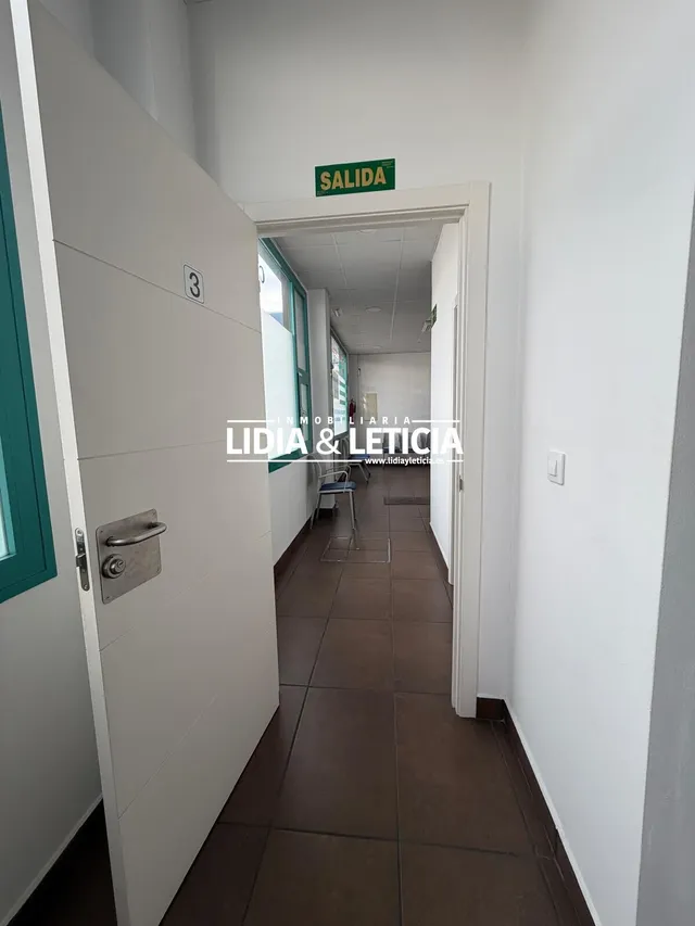 Local Comercial ideal para Consultas, Centro Médico... — 18