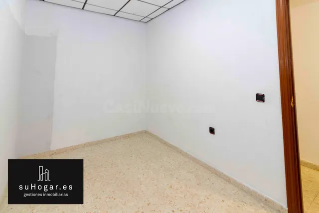 Almacén 20m² en alquiler - Estación - foto 4