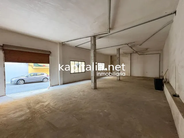 LOCAL CON MUCHAS POSIBILIDADES A LA VENTA EN VALLADA — 2