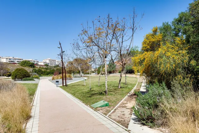 Bungalow planta alta de 3 dormitorios con piscina y plaza de garaje comunitaria. — 33