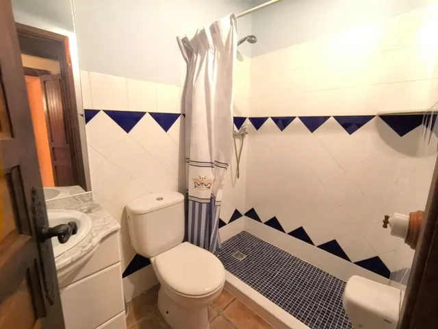 Local comercial 1700m² en venta - Comunidad valenciana — 24