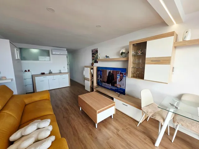 Estudio de capricho primera linea de levante — 16